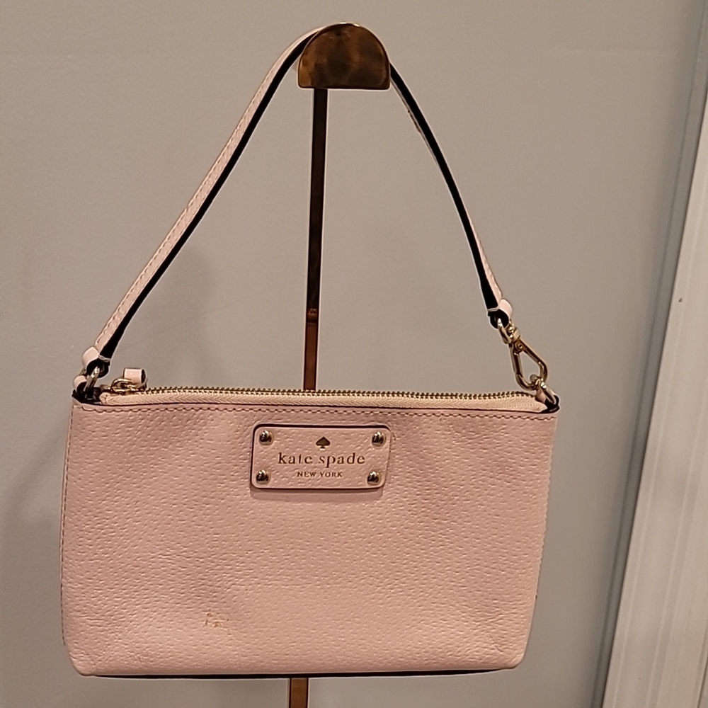 Kate Spade ♠️ Pink Wristlet GUC